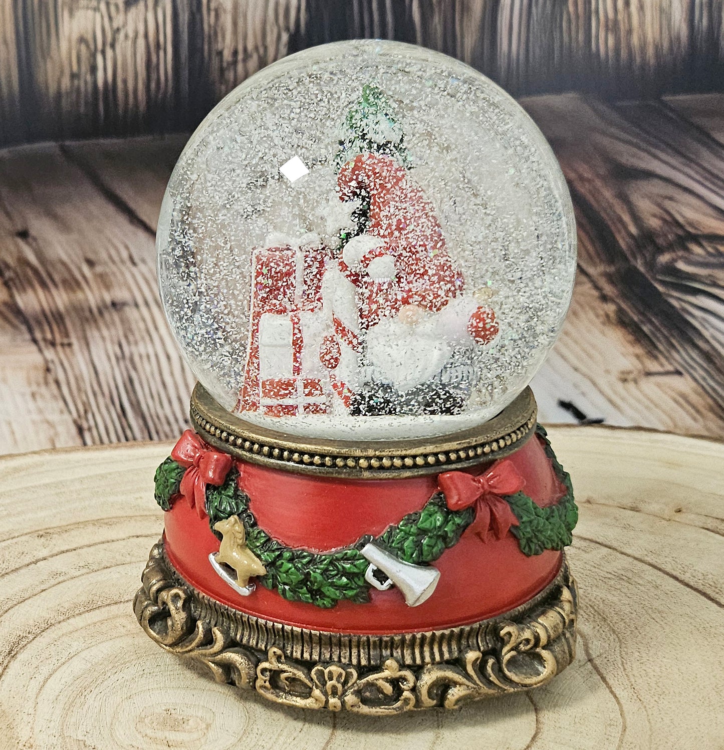 Schöne Schneekugel Wichtel Christbaum  auf Sockel Weihnachtsdekor rot mm Durchmesser mit Spieluhr