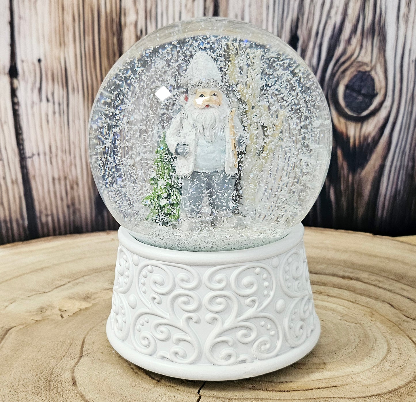 Nostalgische Schneekugel Wichtel weiß grau auf  Ornamente 100 mm Durchmesser mit Spieluhr