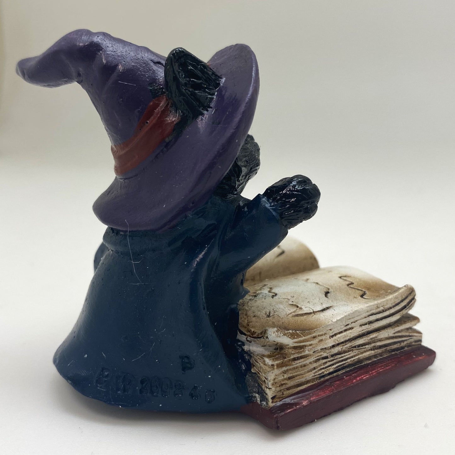 Innenmodell "Schwarze Katze mit lila Hut" - 50 x 70 mm