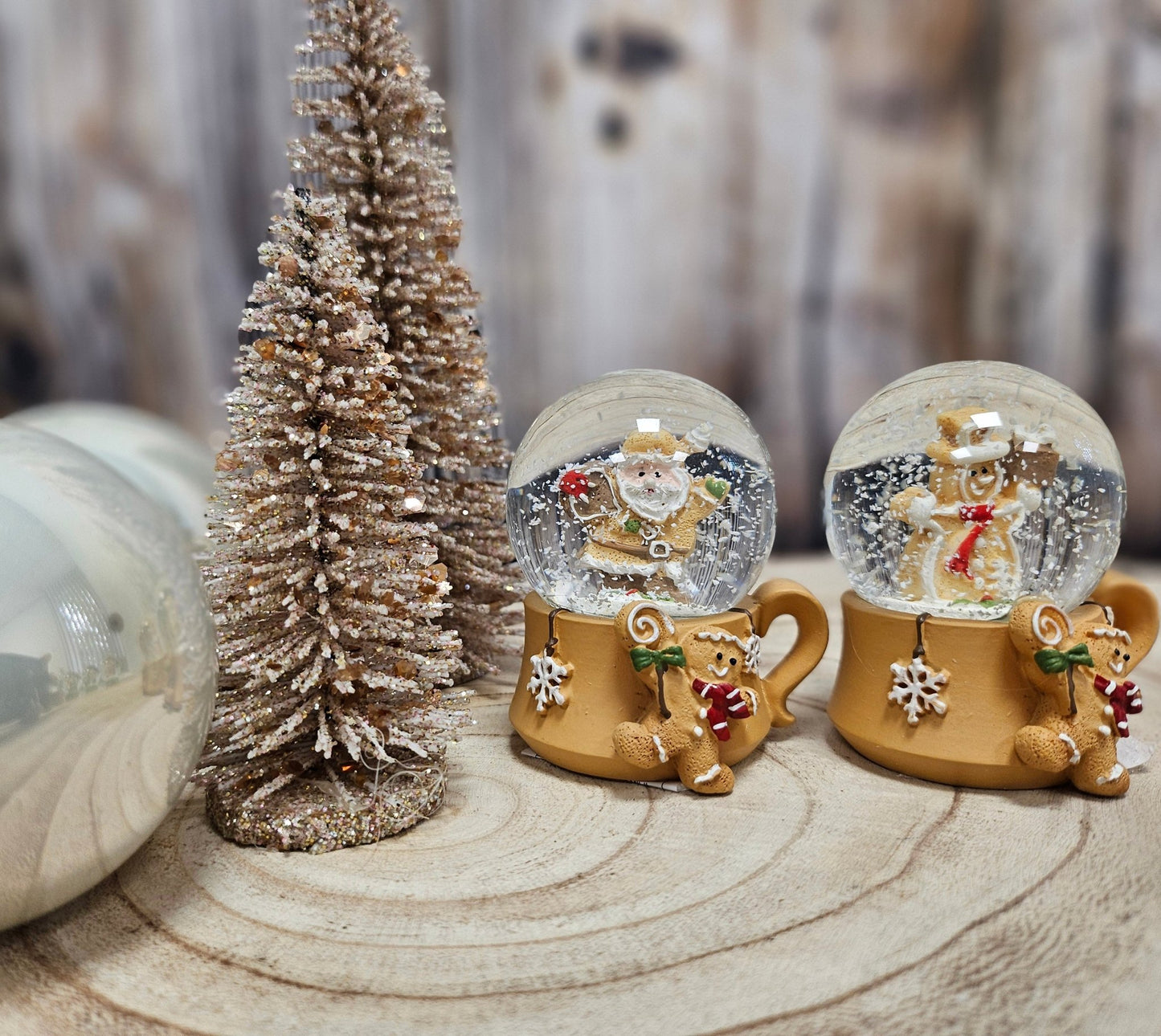 Süße Schneekugel Weihnachtstasse Schneemann aus Lebkuchen 60mm Durchmesser Weihnachtsbäckerei - Schneekugelhaus