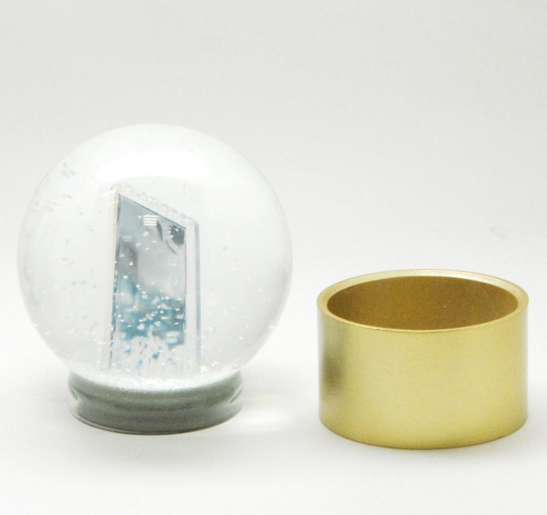 Bastelset mit 100mm Glas für DIY-Schneekugel mit Fotoeinsatz mit Polyresin-Sockel gold rund - Schneekugelhaus