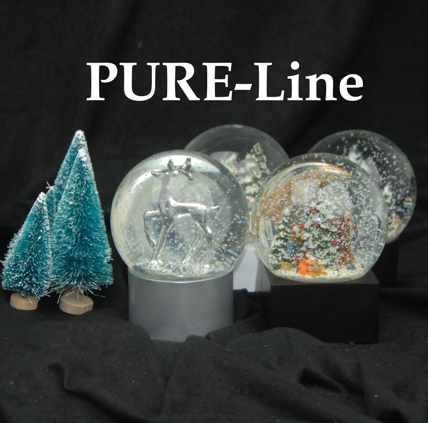 Schneekugel Reh silber auf Sockel schwarz eckig "PURE-Line" 10 cm Durchmesser - Schneekugelhaus